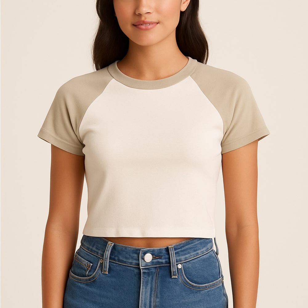 Hollister Must-Have Collection Baby Tee - Size Small Beige & White